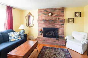 8 Fenner Ave, Newport, RI 02840 - Photo 7