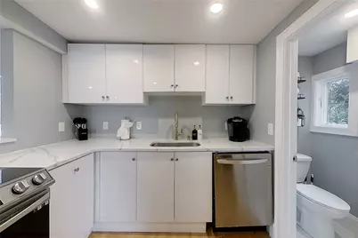 382 Spring Street #2, Newport, RI 02840 - Photo 3