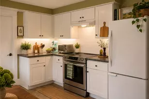 1290 W Main Rd, Portsmouth, RI 02871 - Photo 9