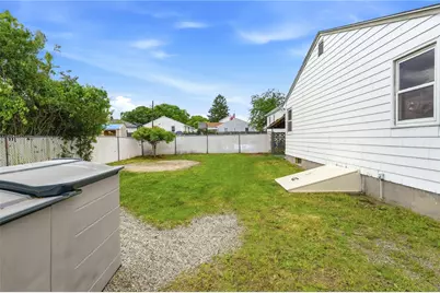 216 Toledo Avenue, Pawtucket, RI 02860 - Photo 25
