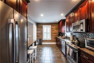 32 Hammond St, Newport, RI 02840 - Photo 5