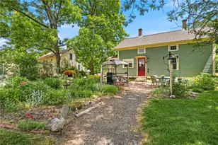 362 Abbott Run Valley Rd, Cumberland, RI 02864 - Photo 7
