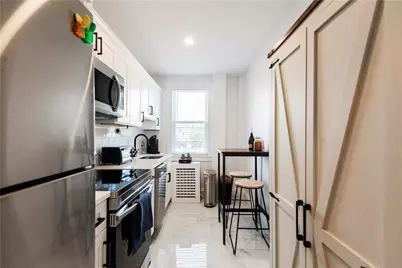 131 Broadway #2, Newport, RI 02840 - Photo 15