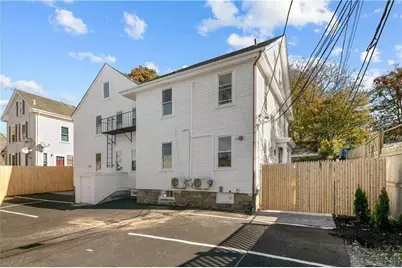 131 Broadway #2, Newport, RI 02840 - Photo 5