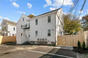 131 Broadway, Newport, RI 02840 - Photo 5
