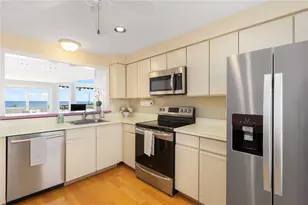 21 Beach St, Narragansett, RI 02882 - Photo 25