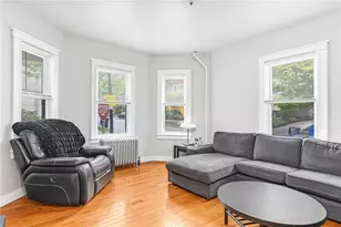 2 Poplar St, Providence, RI 02906 - Photo 5