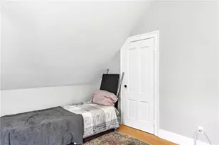 4 Poplar St, Providence, RI 02906 - Photo 13