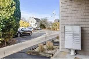 26 West Narragansett Ave, Newport, RI 02840 - Photo 13