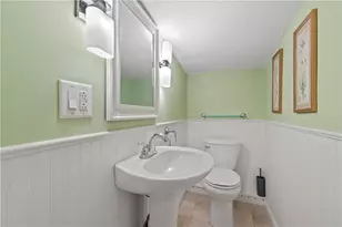 101 Hopkins Ave, Johnston, RI 02919 - Photo 15