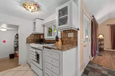 101 Hopkins Avenue, Johnston, RI 02919 - Photo 7