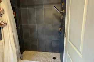 85 Ferris St, Pawtucket, RI 02861 - Photo 7