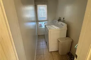 85 Ferris St, Pawtucket, RI 02861 - Photo 9