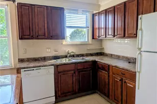 16 Colony St, Cranston, RI 02920 - Photo 15