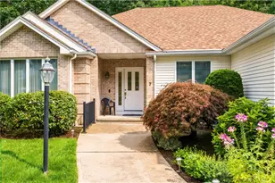 7 Foxwood Dr, Lincoln, RI 02865 - Photo 3