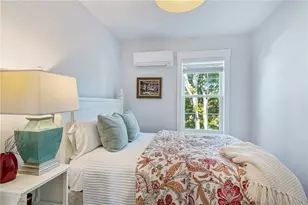 10 Champlin St, Newport, RI 02840 - Photo 23