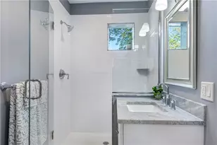 10 Champlin St, Newport, RI 02840 - Photo 25