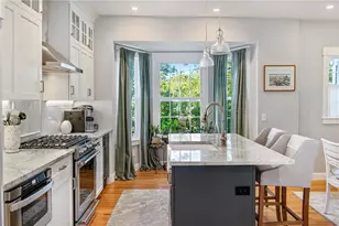 10 Champlin St, Newport, RI 02840 - Photo 11