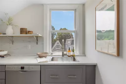 27 Dean Avenue #3, Newport, RI 02840 - Photo 11