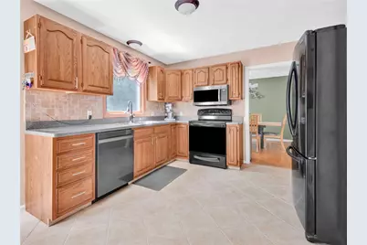 63 Derbyshire Drive, Cranston, RI 02921 - Photo 9