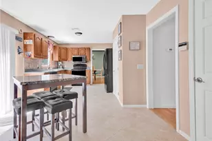 63 Derbyshire Dr, Cranston, RI 02921 - Photo 13