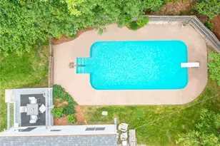 63 Derbyshire Dr, Cranston, RI 02921 - Photo 33