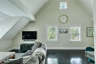 26 S Angell St, Providence, RI 02906 - Photo 15