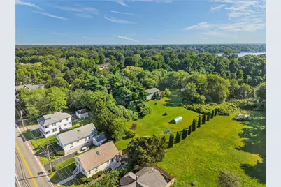 520 Middle Highway, Barrington, RI 02806 - Photo 43