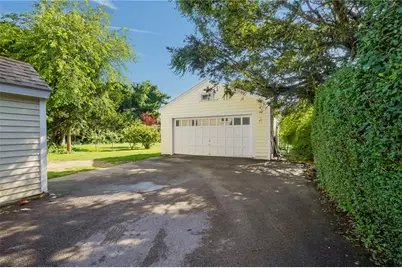 520 Middle Highway, Barrington, RI 02806 - Photo 35
