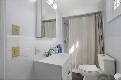 520 Middle Highway, Barrington, RI 02806 - Photo 17