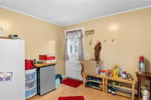 210 Dorman Ave, North Providence, RI 02904 - Photo 23