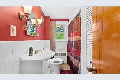 210 Dorman Avenue, North Providence, RI 02904 - Photo 7