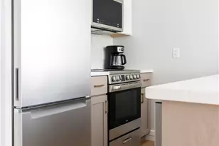 43 Franklin St, Newport, RI 02840 - Photo 5