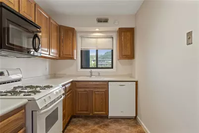 650 Greenwich Avenue #5-405, West Warwick, RI 02893 - Photo 5