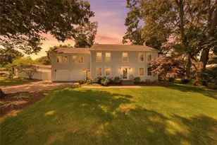 78 Riverside Dr, South Kingstown, RI 02879 - Photo 1