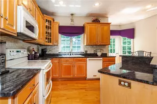 38 Mark Dr Dr, Lincoln, RI 02865 - Photo 11