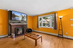 389 Great Rd, Lincoln, RI 02865 - Photo 3