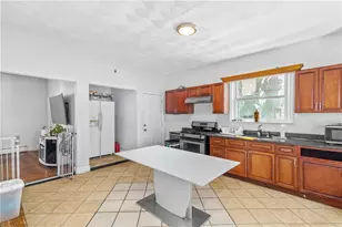 197 Althea St, Providence, RI 02909 - Photo 3