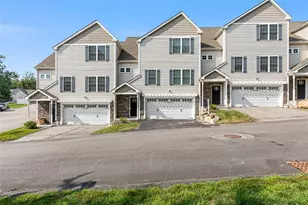 102 Hunting Hill Dr, Cumberland, RI 02864 - Photo 1