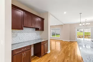 102 Hunting Hill Dr, Cumberland, RI 02864 - Photo 7