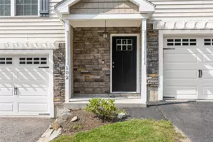 102 Hunting Hill Dr, Cumberland, RI 02864 - Photo 3