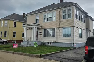 904 Newport Ave, Pawtucket, RI 02861 - Photo 1