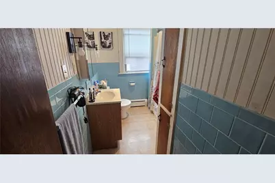 904 Newport Avenue, Pawtucket, RI 02861 - Photo 5