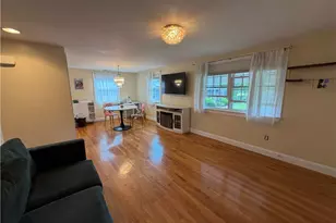 40 Prospect Ave, Narragansett, RI 02882 - Photo 5