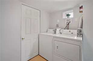 412 Potters Ave, Providence, RI 02907 - Photo 7