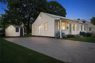 28 Plain St, East Providence, RI 02916 - Photo 33