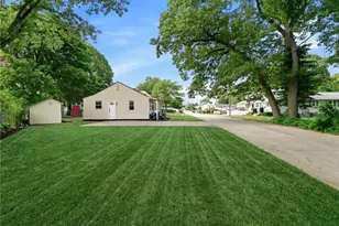 28 Plain St, East Providence, RI 02916 - Photo 31