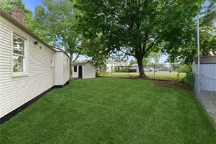 28 Plain St, East Providence, RI 02916 - Photo 33