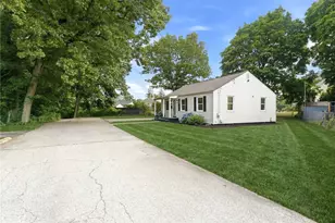 28 Plain St, East Providence, RI 02916 - Photo 3