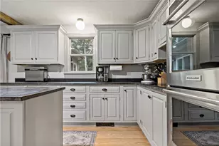 172 Estelle Dr, South Kingstown, RI 02892 - Photo 1